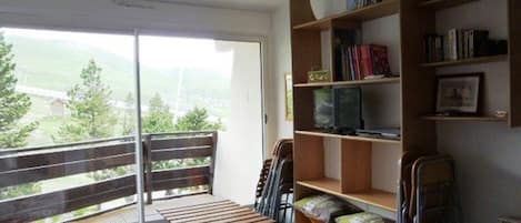 TV, DVD player