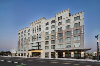 The Memphian, a Tribute Portfolio Hotel