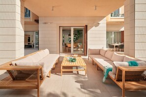 屋外ダイニングエリア