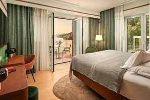 5 habitaciones, tabla de planchar con plancha, wifi y ropa de cama 