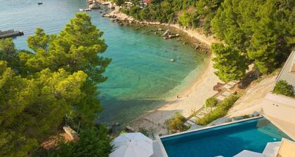 Luxury Villa Hvar Deluxe Palace 2 with private pool on Hvar island