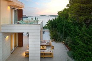 Terrace/patio - Luxury Villa Hvar Deluxe Palace 2 with private pool on Hvar island (Hvar)