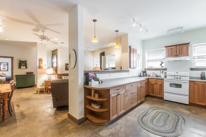 Spacious Getaway | Walk to Downtown | Private Courtyard