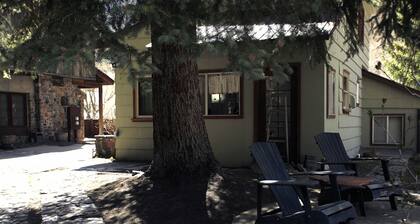 Walk to Downtown Ouray | Cozy Cottage | BBQ Grill