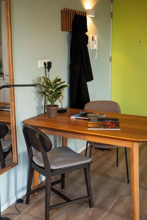 Comfort-Studio | Individuell dekoriert, individuell eingerichtet, Schreibtisch