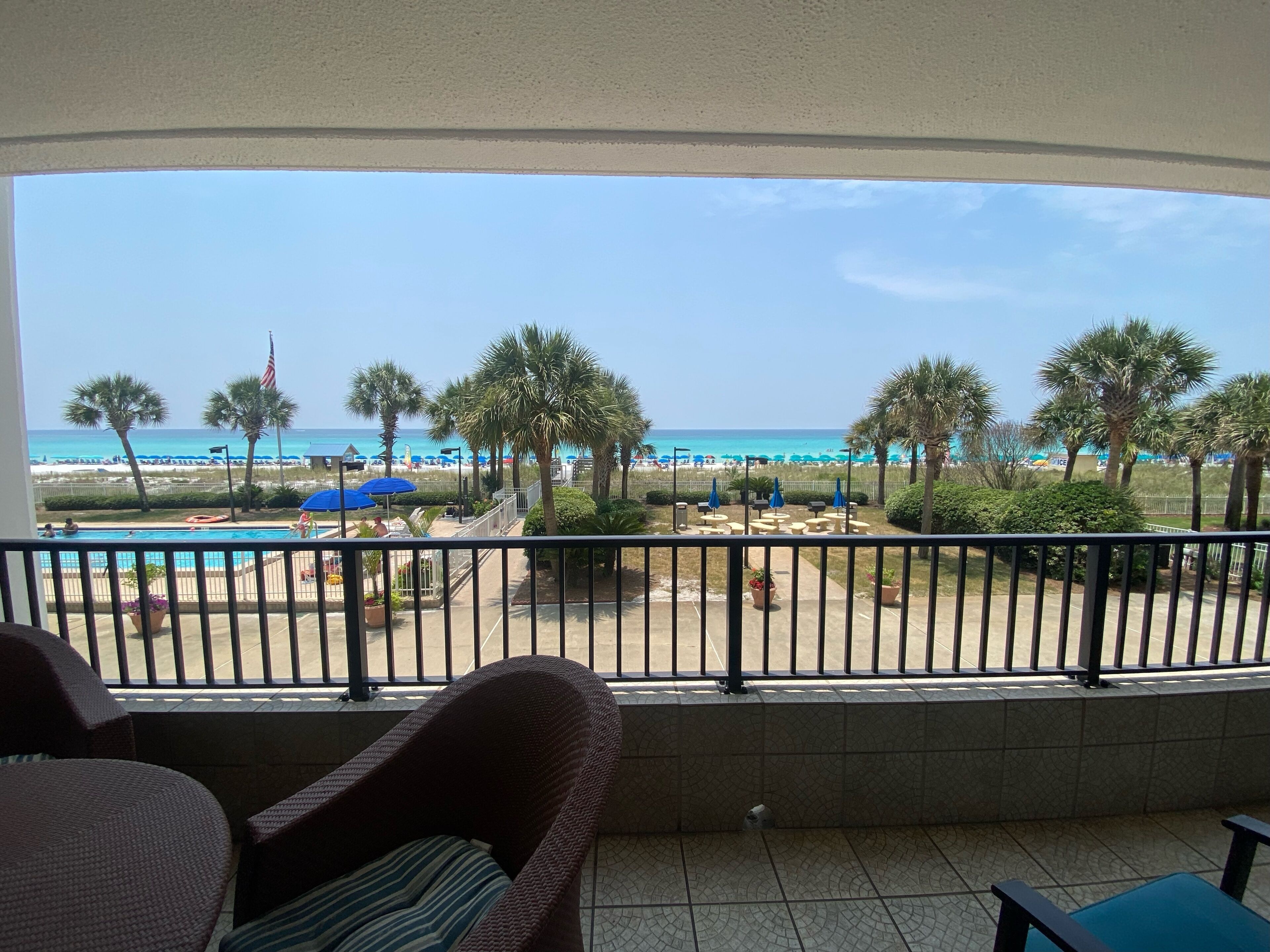 "Breakers East 105" Gulf Front 2 BR/2BA/-Beach setup Included