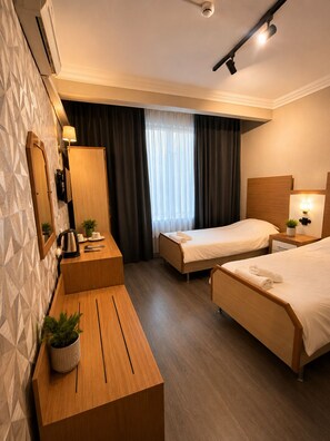 Economy Double or Twin Room, 1 Bedroom | Desk, laptop workspace, blackout drapes, iron/ironing board - Mola Otel (Balikesir)