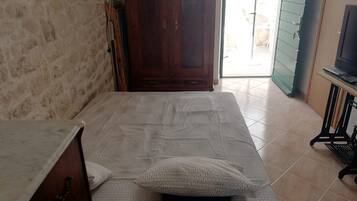 Studio (Studio Apartment with Terrace) | 2 bedrooms