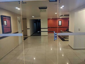 Interior - Luxury 3BR Apartment in Quito La Carolina 700Mbps Sleeps 8 (Quito)
