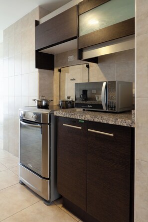 Fridge, microwave, oven, stovetop