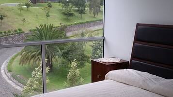 4 habitaciones, tabla de planchar con plancha y wifi gratis