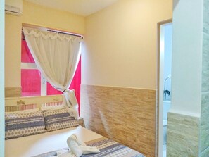 1 slaapkamer, een strijkplank/strijkijzer, wifi, beddengoed