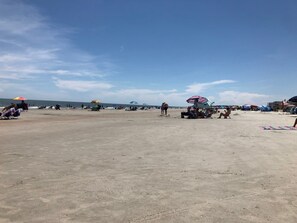 On the beach, sun-loungers - 2 Bedroom Lovely Comfort - Oceanfront Resort - King Bed - Beach & Tennis D12 (Hilton Head Island)