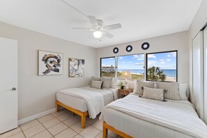 2 bedrooms, iron/ironing board, travel cot, free WiFi - {{Steps to Beach}} 1st Floor; Pool, Tennis, Rosemary Beach 5 min Away (Panama City)