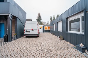 موقف سيارات (بتكلفة إضافية) (10 EUR في الليلة)