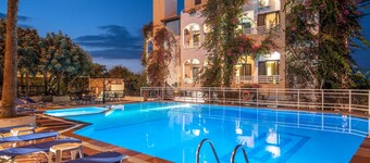 Spacious Apartment with wonderful garden