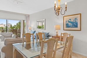 Télévision, livres, vidéothèque