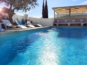 Piscine extérieure, piscine chauffée