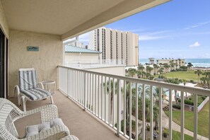 Property grounds - Beach-side, beautiful low-rise with uncrowded beach! (Destin)