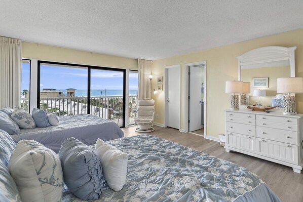 2 bedrooms, iron/ironing board, internet, bed sheets - Beach-side, beautiful low-rise with uncrowded beach! (Destin)