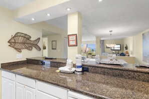 Interior - Beach-side, beautiful low-rise with uncrowded beach! (Destin)