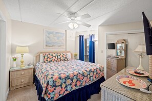 2 bedrooms, iron/ironing board, Internet, bed sheets