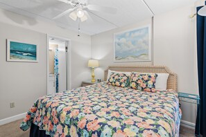 2 bedrooms, iron/ironing board, Internet, bed sheets