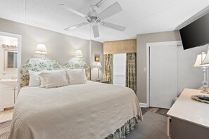 2 bedrooms, iron/ironing board, Internet, bed sheets - Beach-side, beautiful low-rise with uncrowded beach! (Destin)