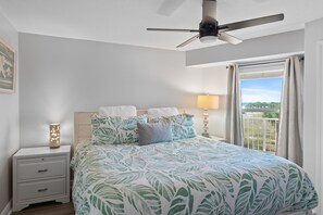 2 bedrooms, iron/ironing board, WiFi, bed sheets - Newly updated!! 2 Bed 2 Bath Beach View! (Destin)