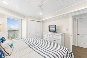 2 chambres, matelas mémoire de forme, fer et planche à repasser