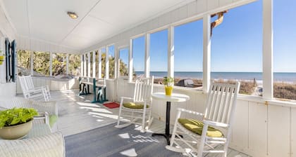 Oceanfront Home/Pet Friendly/Screened Porch/4 Bedrooms/1 Bath/Sleep 8