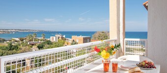 Charming Apartment With View To The Aegean Sea