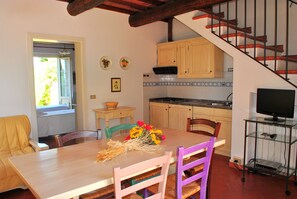 Dining - Lodging in Montaione,pool,children pool,Aircon,quiet located, children friendly (Montaione)