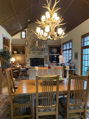 Papa's Place Cashiers N.C., Great Family Retreat