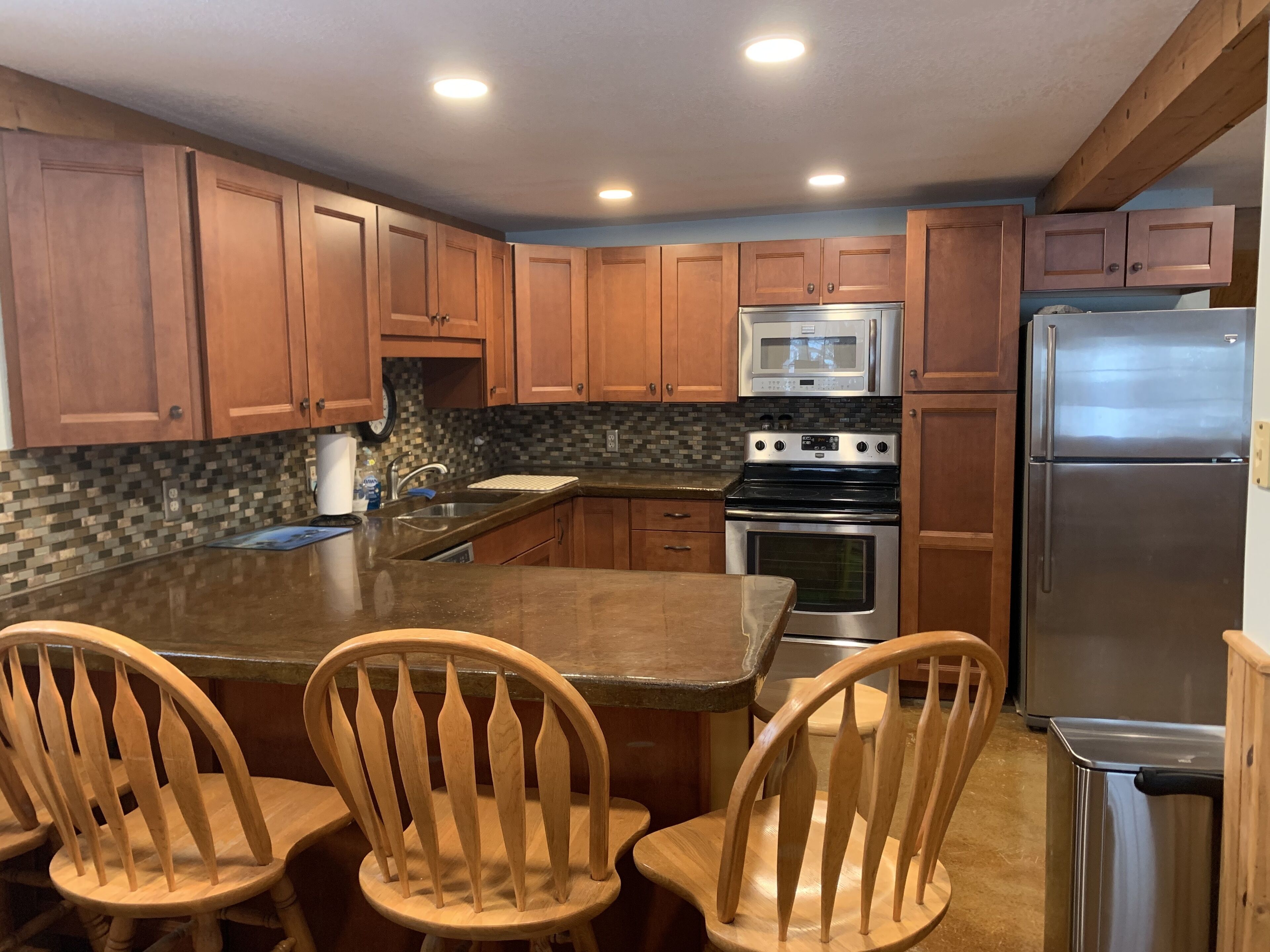 Frigorífic, microones, forn i placa de cuina 