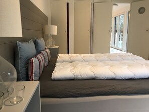 5 bedrooms, desk, iron/ironing board, travel crib - Country house by the lake (Skåne län)