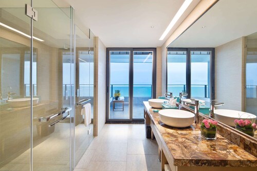 Wyndham Grand Plaza Royale Shuangyue Bay