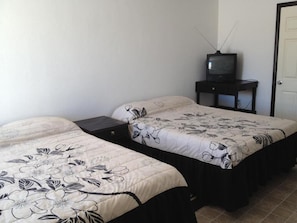 Double Room | Down duvets, free WiFi, bed sheets - Hotel Whale Hill By Rotamundos (Puerto Peñasco)