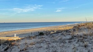 Unclassified image, 4 of 72, button - NEW 3 BR/2.5BTH near Bethany Beach/home on stilts, open floor plan/1st FL Master (Ocean View)