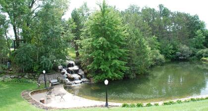 Two Bedroom Condo, Mirror Lake and Tamarack Resort, WI (2168643)