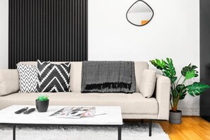 TV, Netflix, streaming services