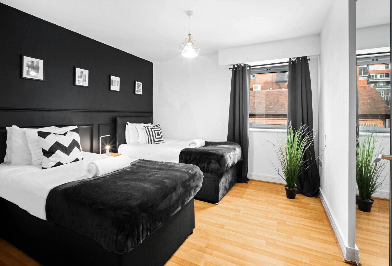 1 bedroom, desk, iron/ironing board, WiFi