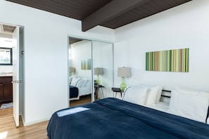 1 chambre, fer et planche à repasser, Wi-Fi, draps fournis