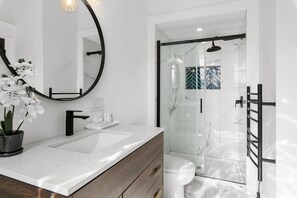 Combined shower/tub, soap, toilet paper