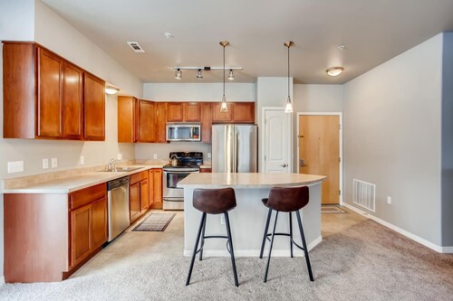 Entire 2 Bed 2 Bath Lone Tree Condo