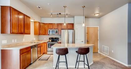 Entire 2 Bed 2 Bath Lone Tree Condo