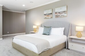 3 habitaciones, tabla de planchar con plancha y cuna de viaje 