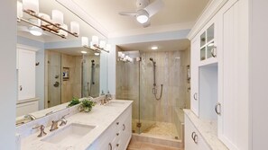 Shower, hair dryer, towels, soap - 10% Discount! Ocean View Heavenly Getaway-2/2 Seasonal Monthly Rental-Renovated! (Marco Island)