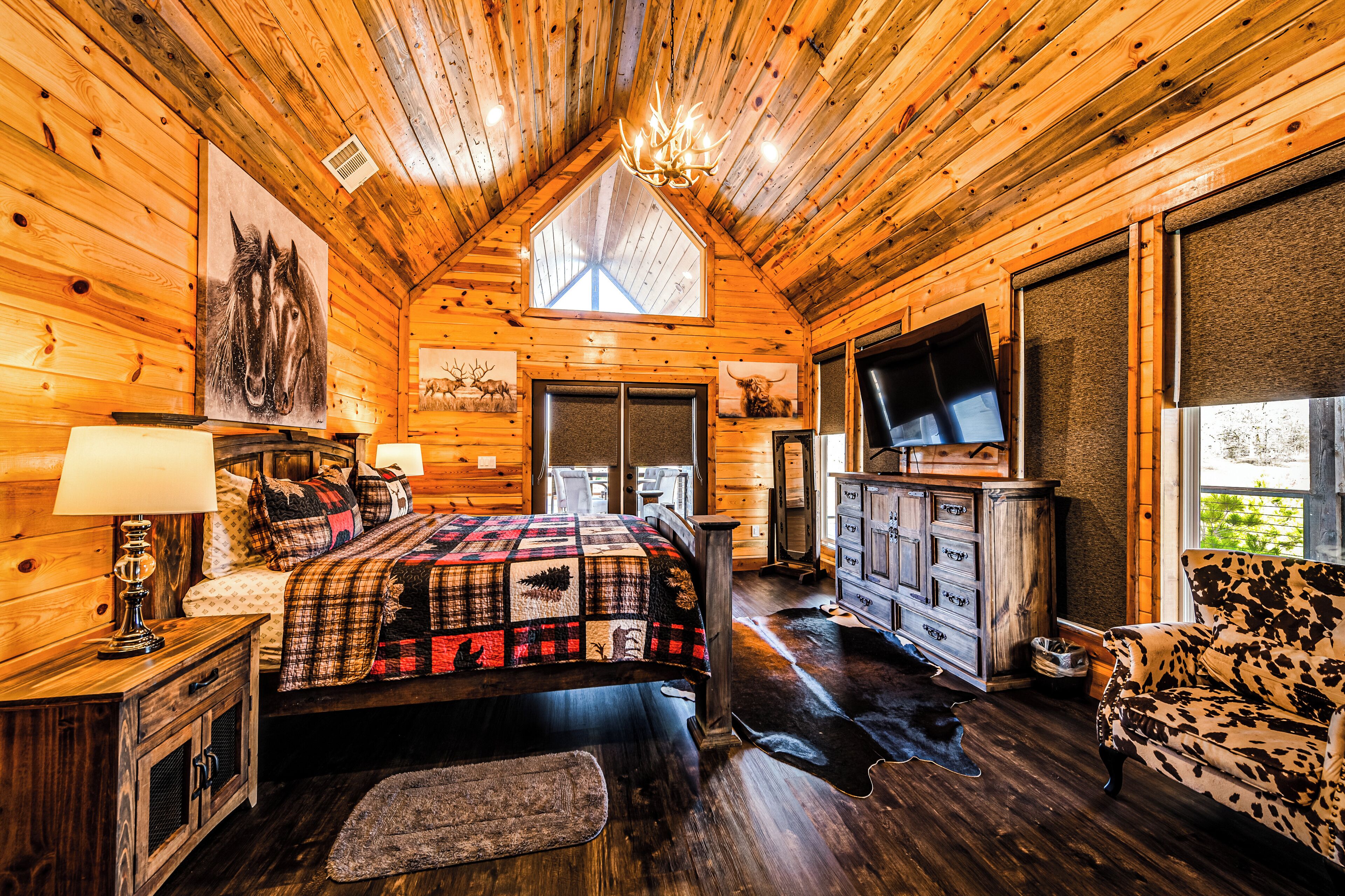 5 bedrooms, desk, iron/ironing board, free WiFi