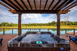 Bain à remous extérieur